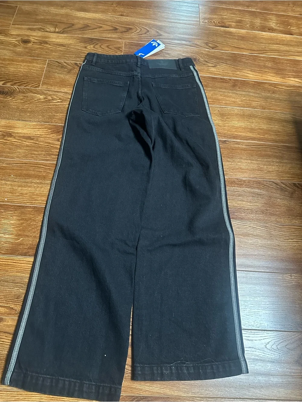 New adidas Originals Women's High-Rise Wide Leg Denim Pants Sz. 27x32